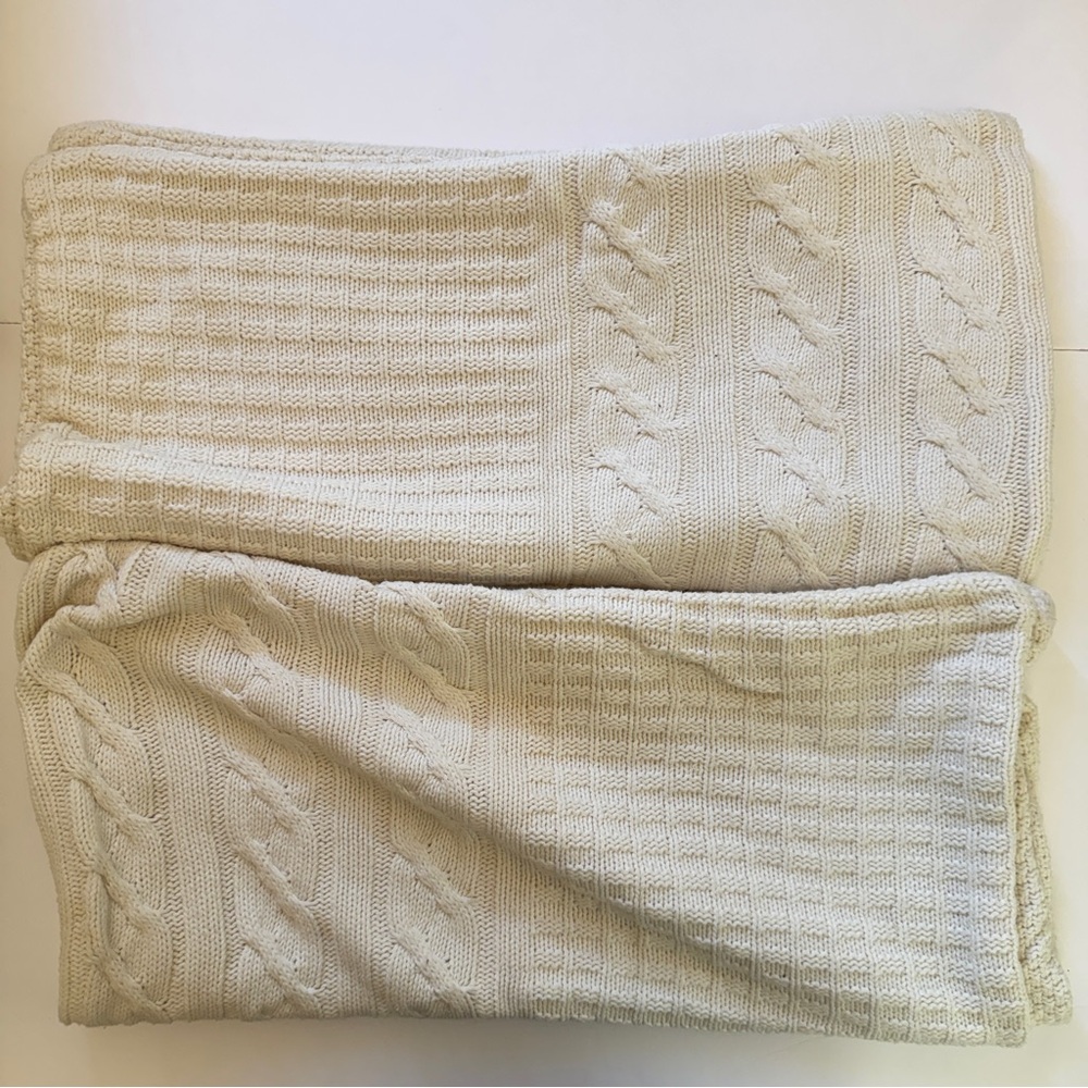 Pottery Barn Set of 2 Pillow Covers Ecru Cable Knit Cotton Blend 26x26